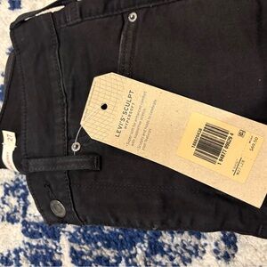 NWT Levi’s 721 High Rise Skinny Distressed Black Jeans | Size 27 Short